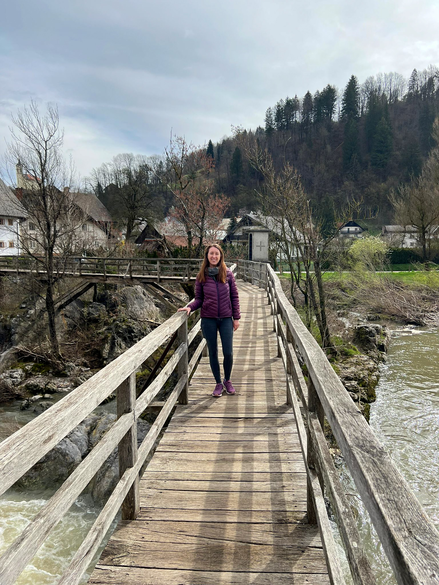 wp-1680608160309-travelling-han