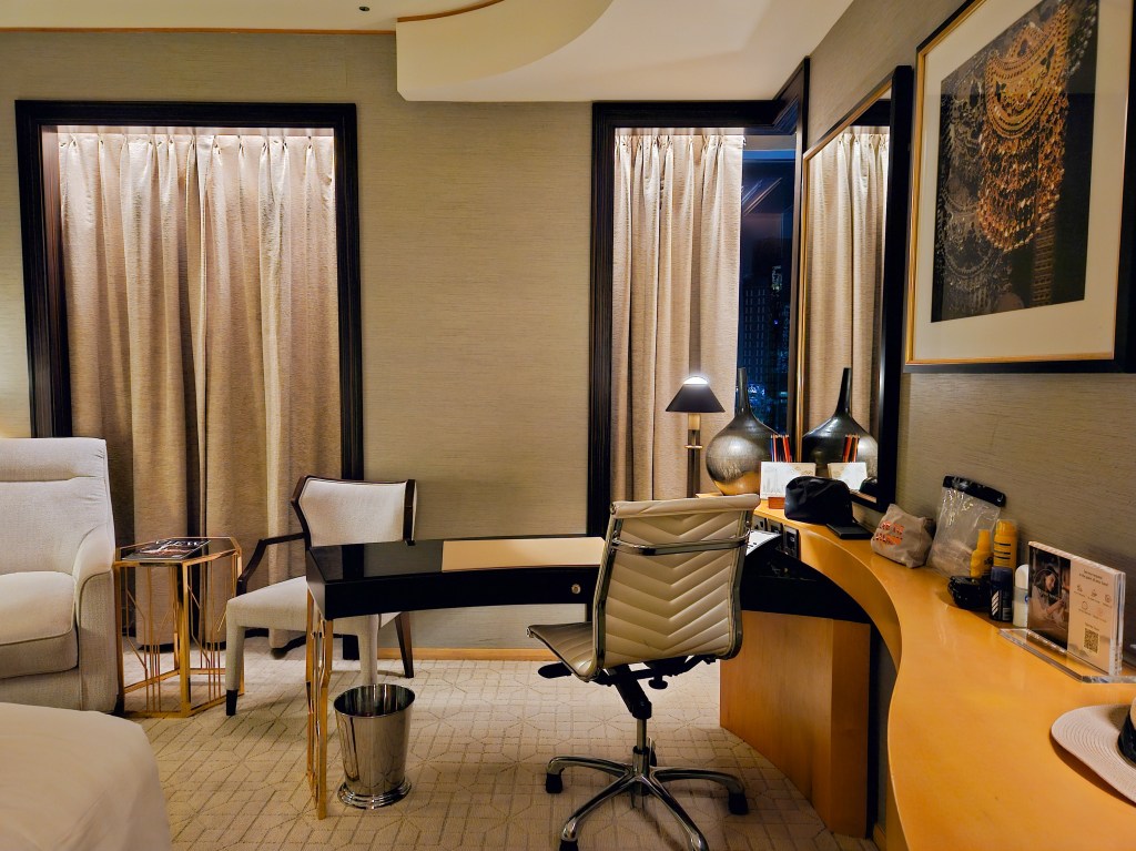 Shangri-La Dubai room