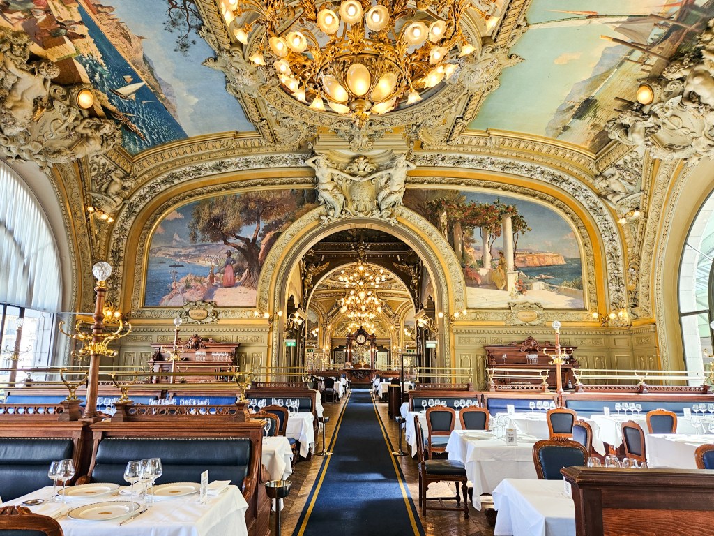 Le Train Bleu