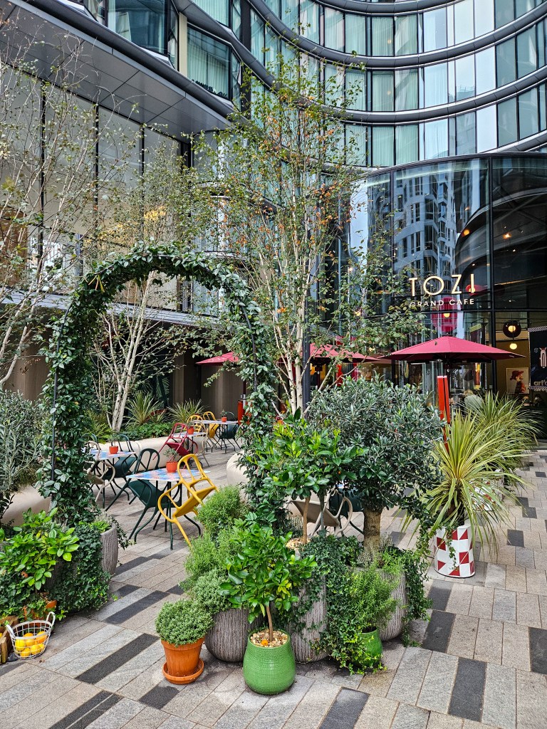 Tozi, Art'Otel Battersea