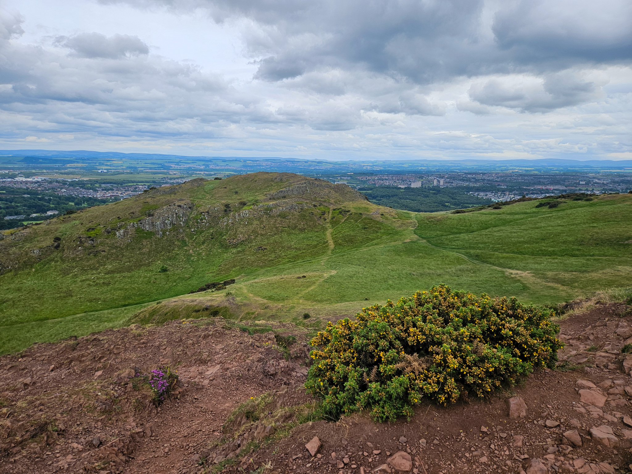 A Guide to Hiking Arthur’s Seat, Edinburgh – Travelling Han