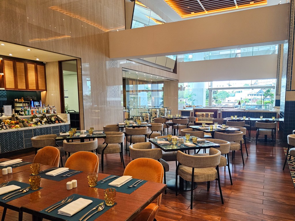 Millennium Hilton Bangkok Flow restaurant