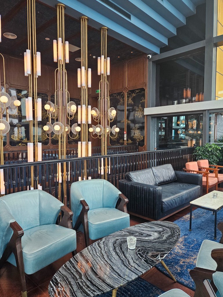 Hilton Saigon Song Bar